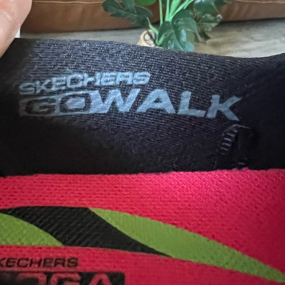 Skechers Performance Goga Max Go Walk Sneakers in Heather Grey. Size 8.5 - Picture 6 of 8